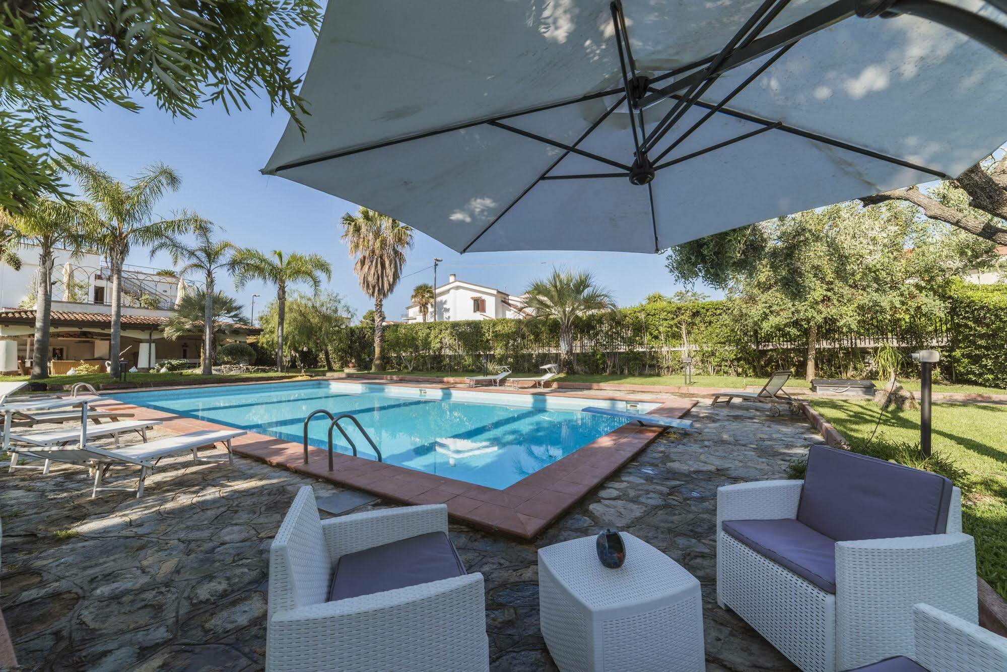 Villa Gio B&B De Charme مونتيكوريس المظهر الخارجي الصورة